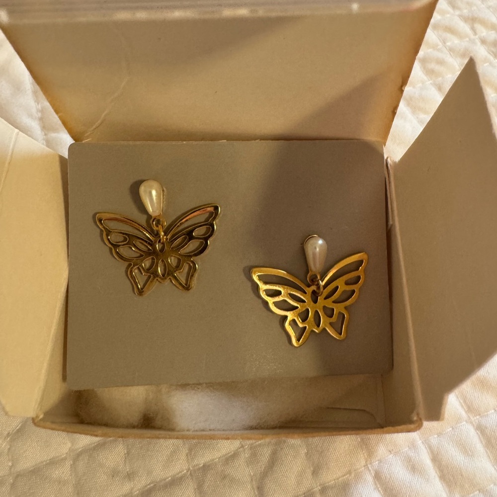 Avon Gold Butterfly Earrings with Pearl Detail